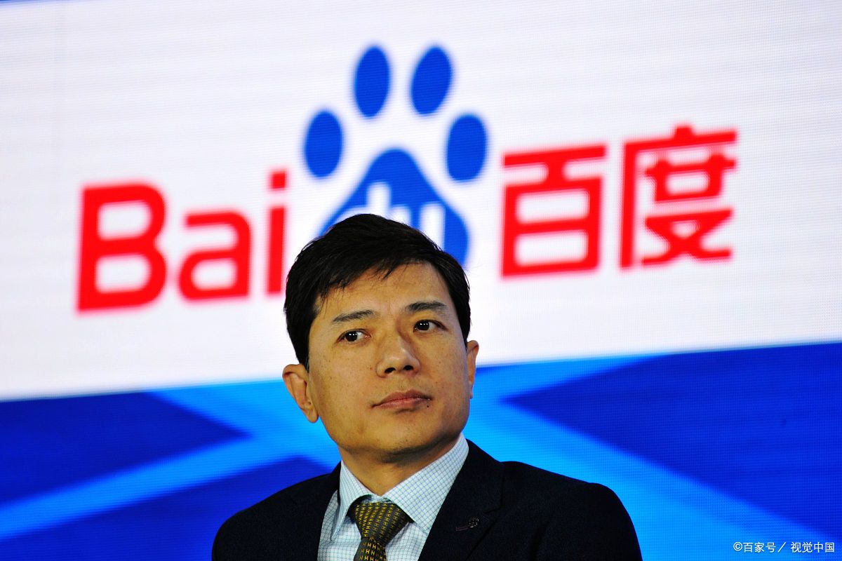 老头天天吃我奶躁我的动图